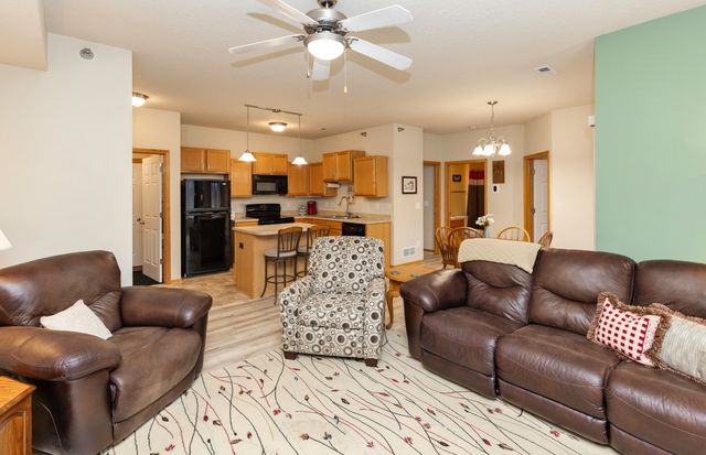 10310 Essex Drive 14, Johnston, IA 50131