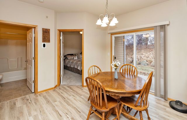 10310 Essex Drive 14, Johnston, IA 50131