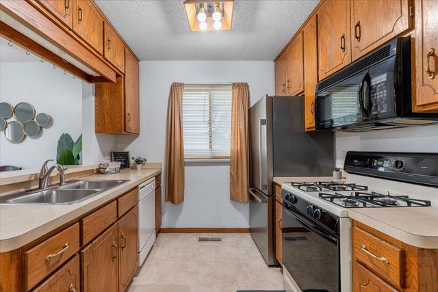 11350 Ibis Street NW, Coon Rapids, MN 55433