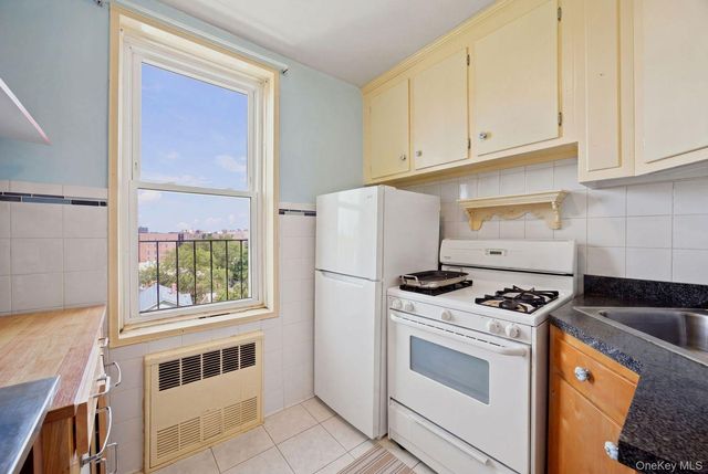 50-22 40th Street 6H, Sunnyside, NY 11104