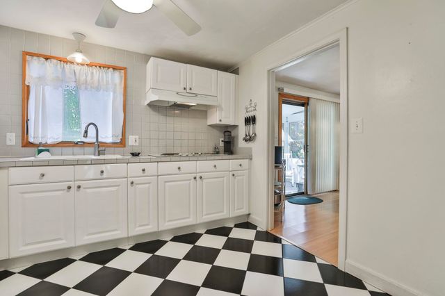 413 South Baboosic Lake Road, Merrimack, NH 03054