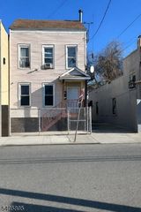 46 E Main St, Paterson City, NJ 07522