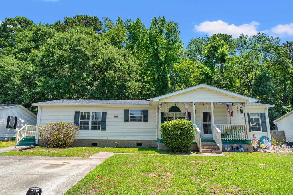 527 Grapevine St., Myrtle Beach, SC 29579