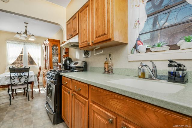 95-01 43rd Avenue, Elmhurst, NY 11373