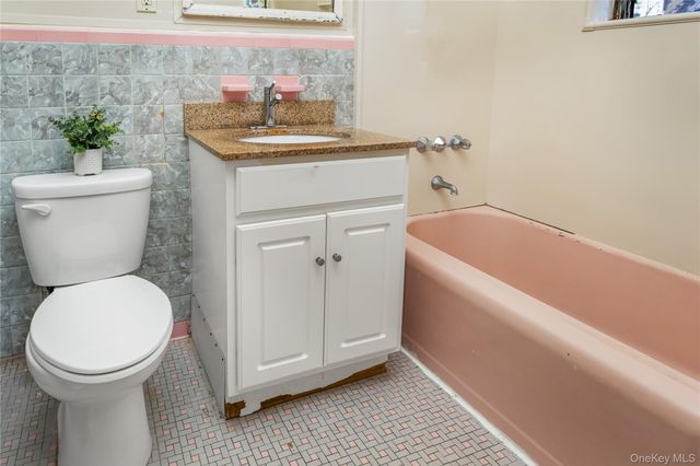 95-01 43rd Avenue, Elmhurst, NY 11373