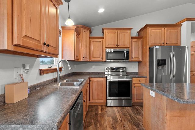 2437 LAWRENCE DRIVE, De Pere, WI 54115