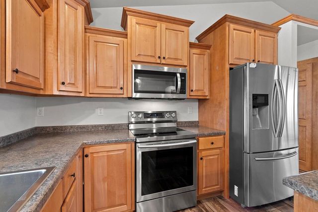 2437 LAWRENCE DRIVE, De Pere, WI 54115