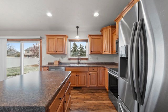 2437 LAWRENCE DRIVE, De Pere, WI 54115