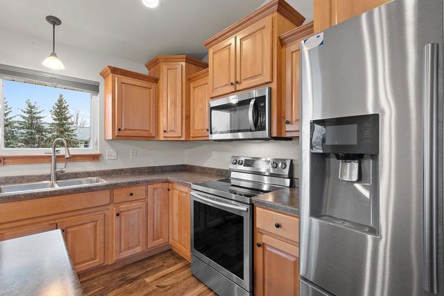 2437 LAWRENCE DRIVE, De Pere, WI 54115