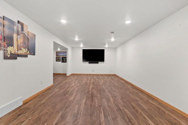 2437 LAWRENCE DRIVE, De Pere, WI 54115