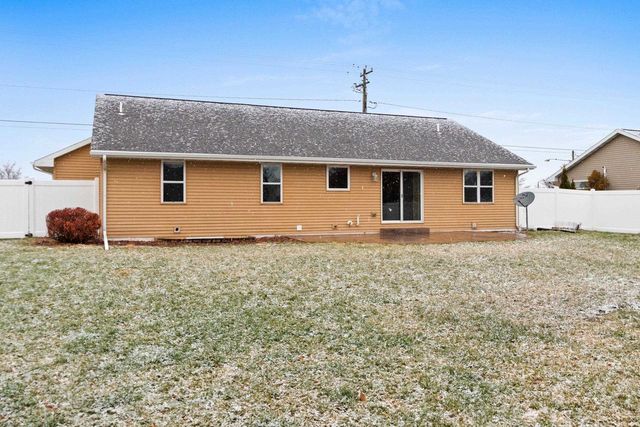 2437 LAWRENCE DRIVE, De Pere, WI 54115