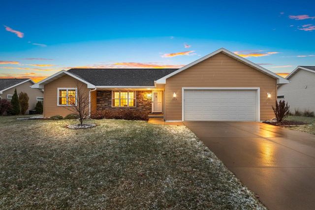 2437 LAWRENCE DRIVE, De Pere, WI 54115