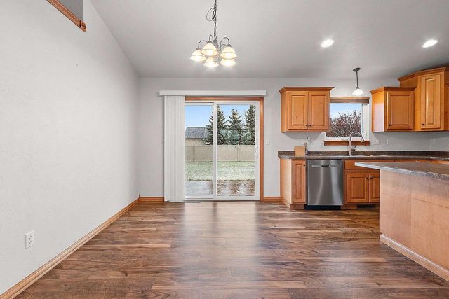 2437 LAWRENCE DRIVE, De Pere, WI 54115