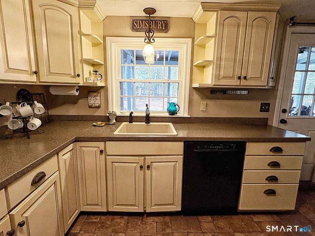 44 Climax Road, Simsbury, CT 06070
