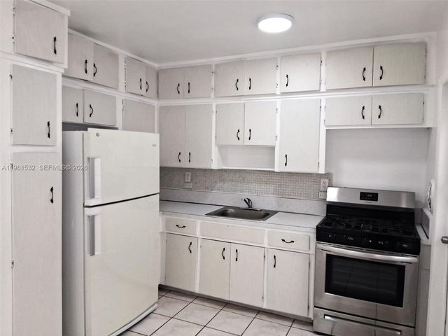 7860 Harding Ave 4B, Miami Beach, FL 33141