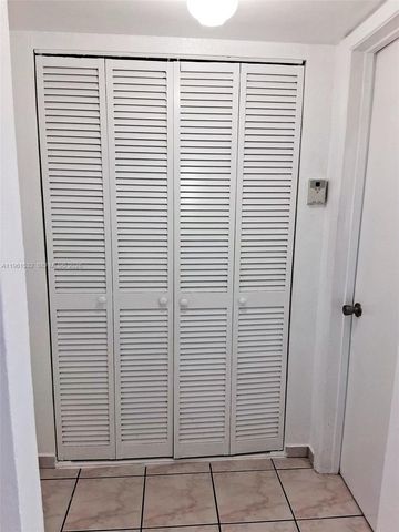 7860 Harding Ave 4B, Miami Beach, FL 33141