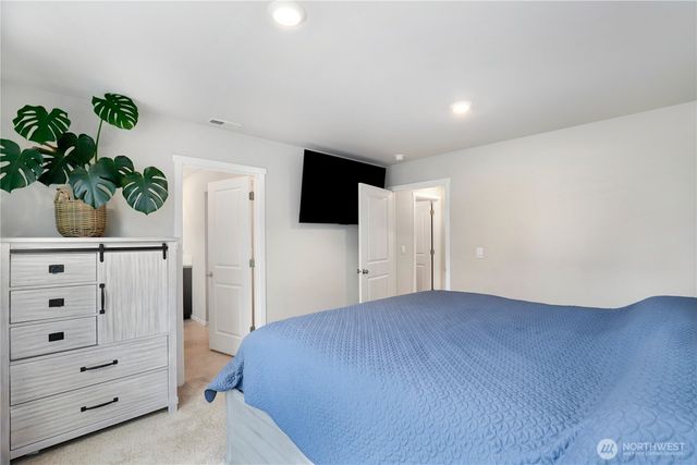 18708 Emmons Court E, Puyallup, WA 98374