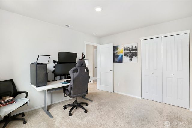 18708 Emmons Court E, Puyallup, WA 98374