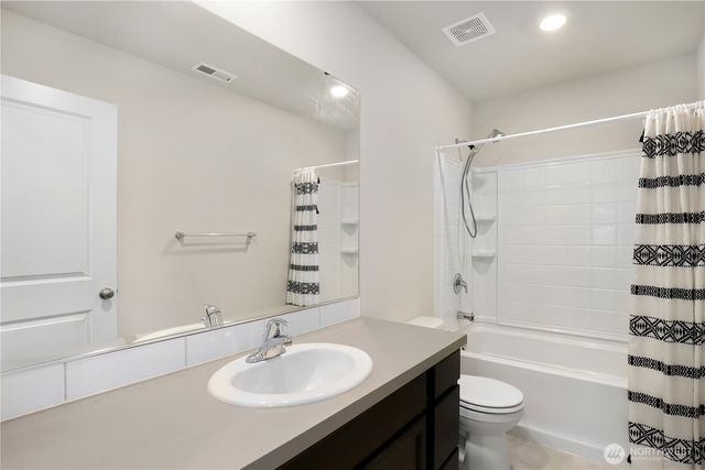 18708 Emmons Court E, Puyallup, WA 98374