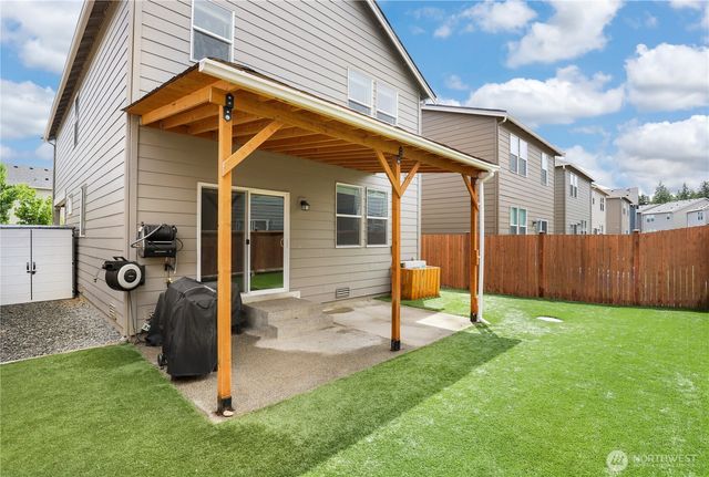 18708 Emmons Court E, Puyallup, WA 98374