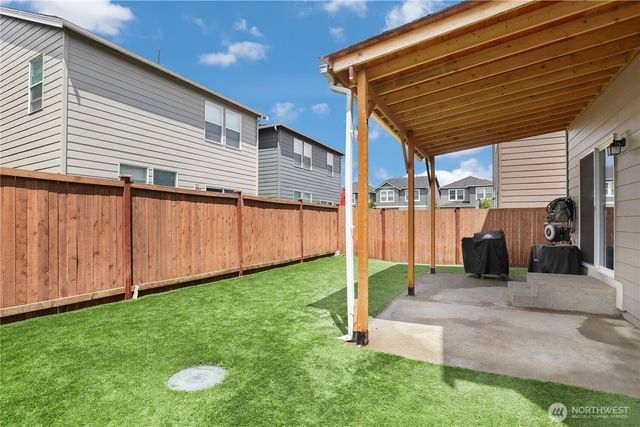18708 Emmons Court E, Puyallup, WA 98374