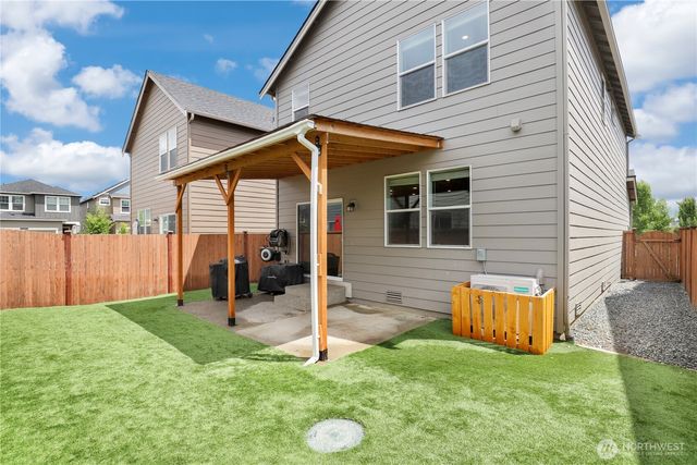 18708 Emmons Court E, Puyallup, WA 98374