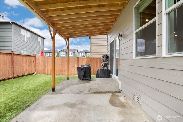 18708 Emmons Court E, Puyallup, WA 98374