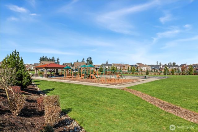 18708 Emmons Court E, Puyallup, WA 98374