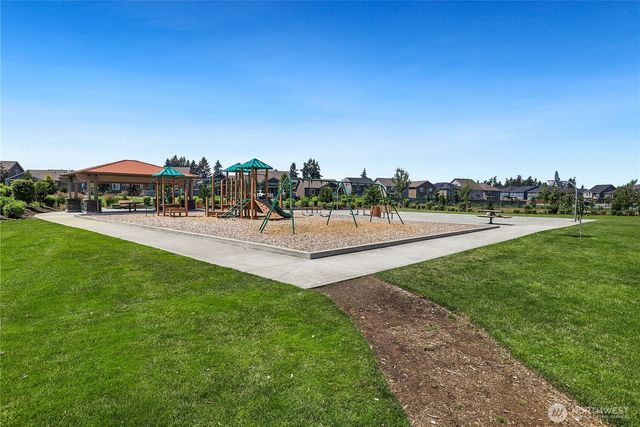 18708 Emmons Court E, Puyallup, WA 98374