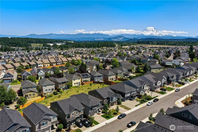 18708 Emmons Court E, Puyallup, WA 98374