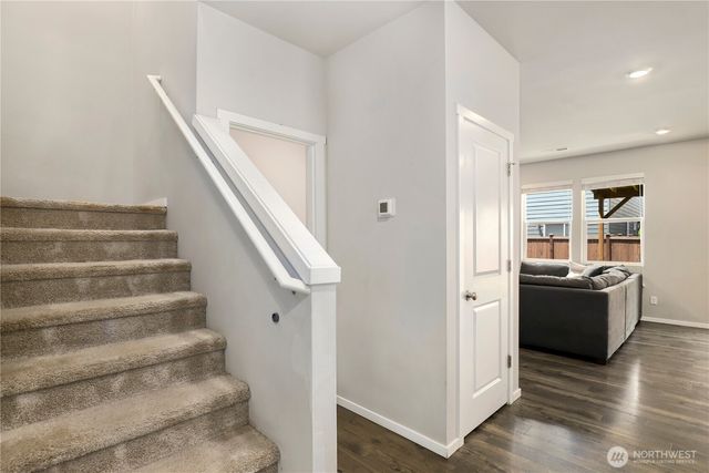 18708 Emmons Court E, Puyallup, WA 98374