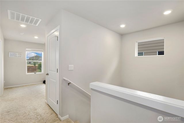 18708 Emmons Court E, Puyallup, WA 98374