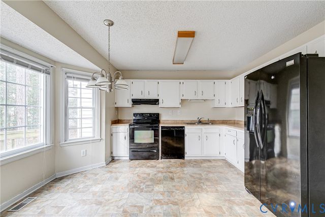 600 Queensway Rd, Chesterfield, VA 23236