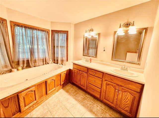 291 Woodland Dr, Wilmington Twp, PA 16142