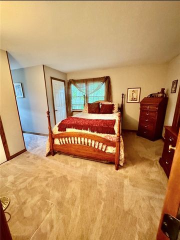 291 Woodland Dr, Wilmington Twp, PA 16142
