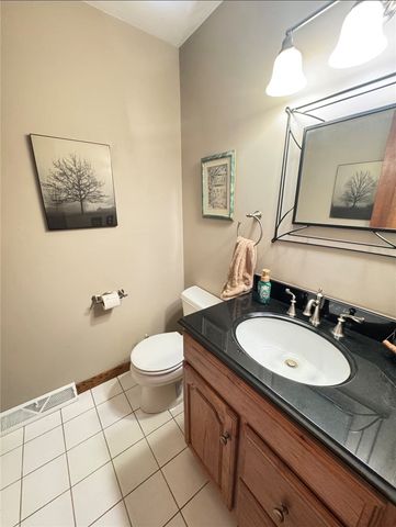 291 Woodland Dr, Wilmington Twp, PA 16142