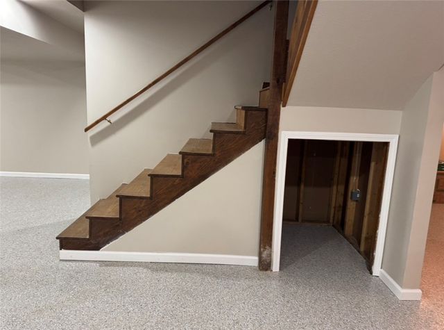 291 Woodland Dr, Wilmington Twp, PA 16142