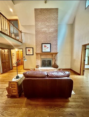 291 Woodland Dr, Wilmington Twp, PA 16142