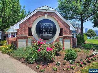 320 Midland Court 320, West New York, NJ 07093