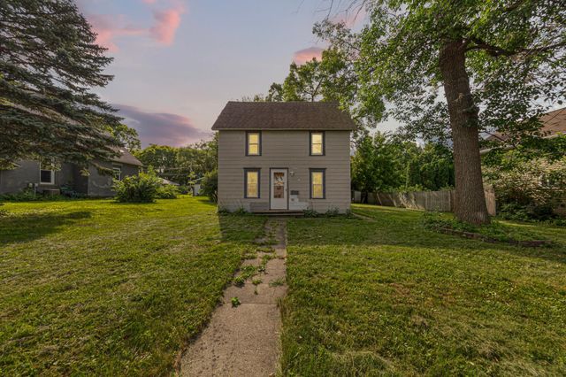 1519 N 4th Street, Mankato, MN 56001