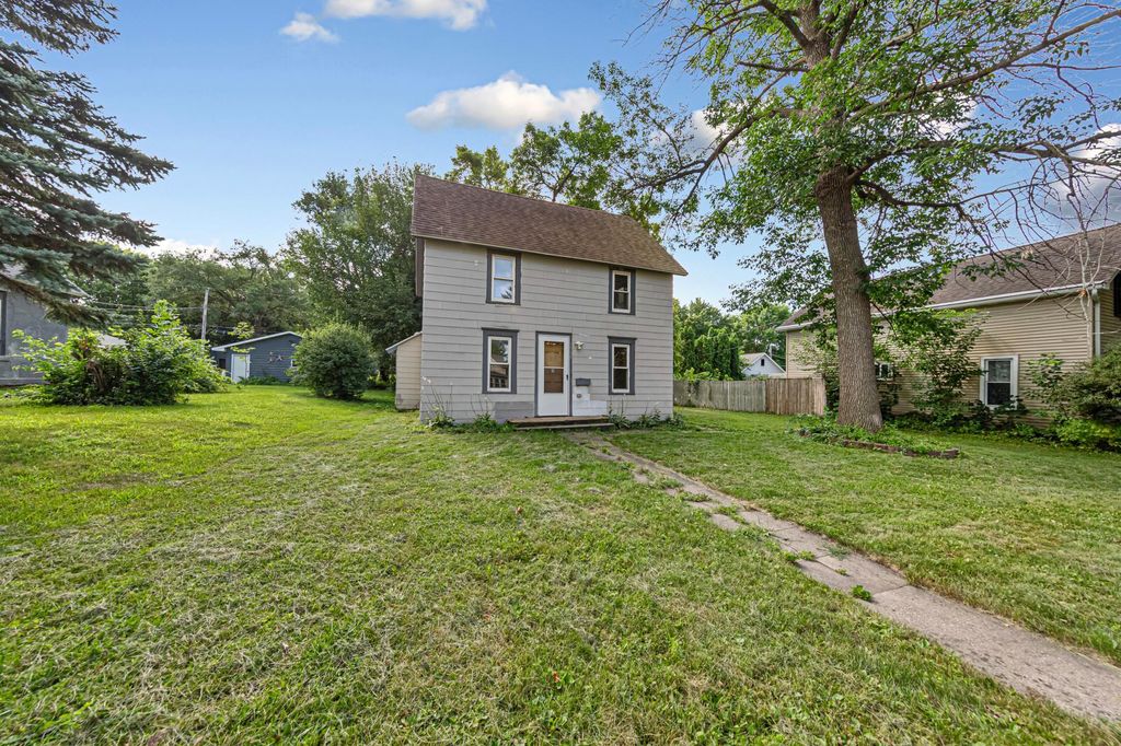 1519 N 4th Street, Mankato, MN 56001
