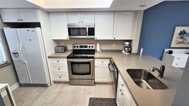 600 Egret Circle 7201, Delray Beach, FL 33444