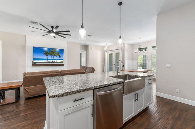 5116 Silver Oak Drive, Fort Pierce, FL 34982