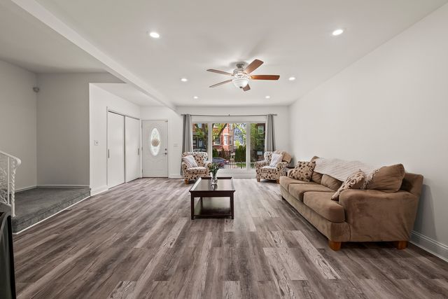 4317 W Shakespeare Avenue, Chicago, IL 60639