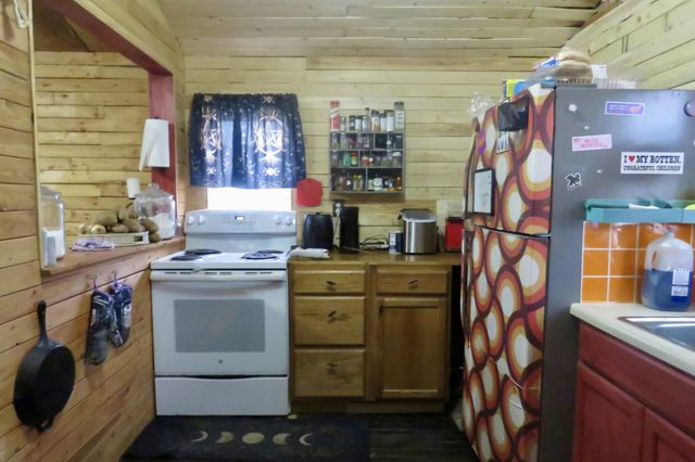 30611 Steel Tram Rdg, Crawford, TN 38554