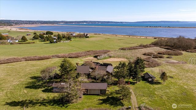 1083 S Fort Casey Rd, Coupeville, WA 98239