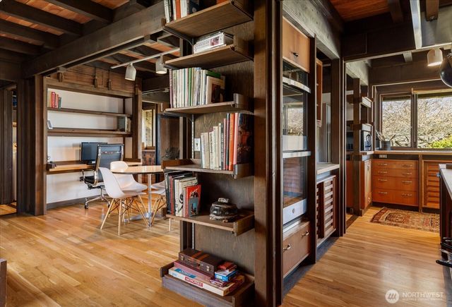 1083 S Fort Casey Rd, Coupeville, WA 98239