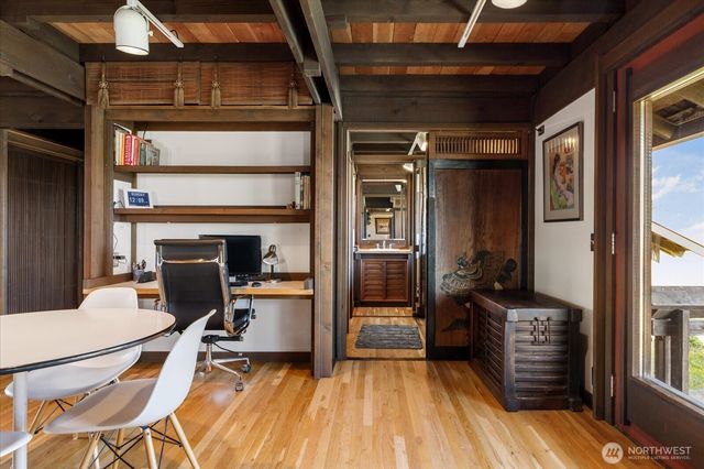 1083 S Fort Casey Rd, Coupeville, WA 98239