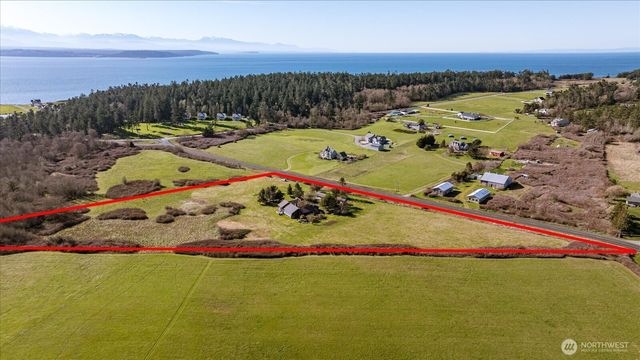 1083 S Fort Casey Rd, Coupeville, WA 98239