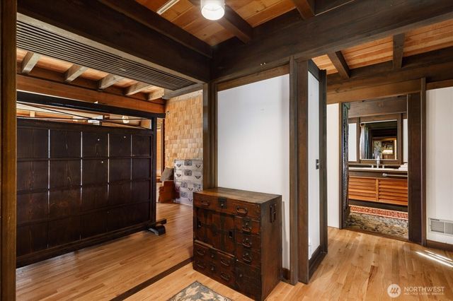 1083 S Fort Casey Rd, Coupeville, WA 98239